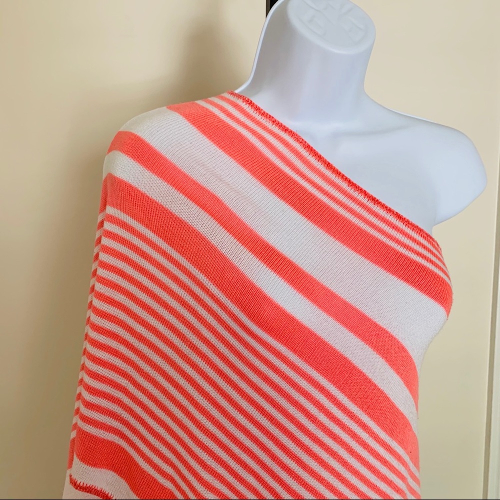 Poncho sweater - Picture 2 of 4